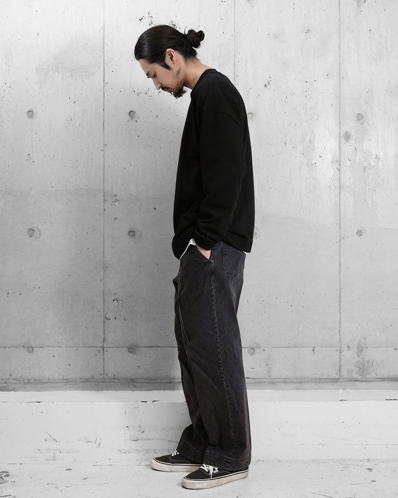 GRAYSCALE PIN TUCK DENIM TROUSERS