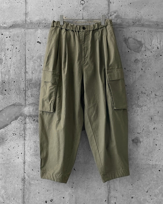PLEATED CARGO TROUSERS / PISTACHIO GREEN