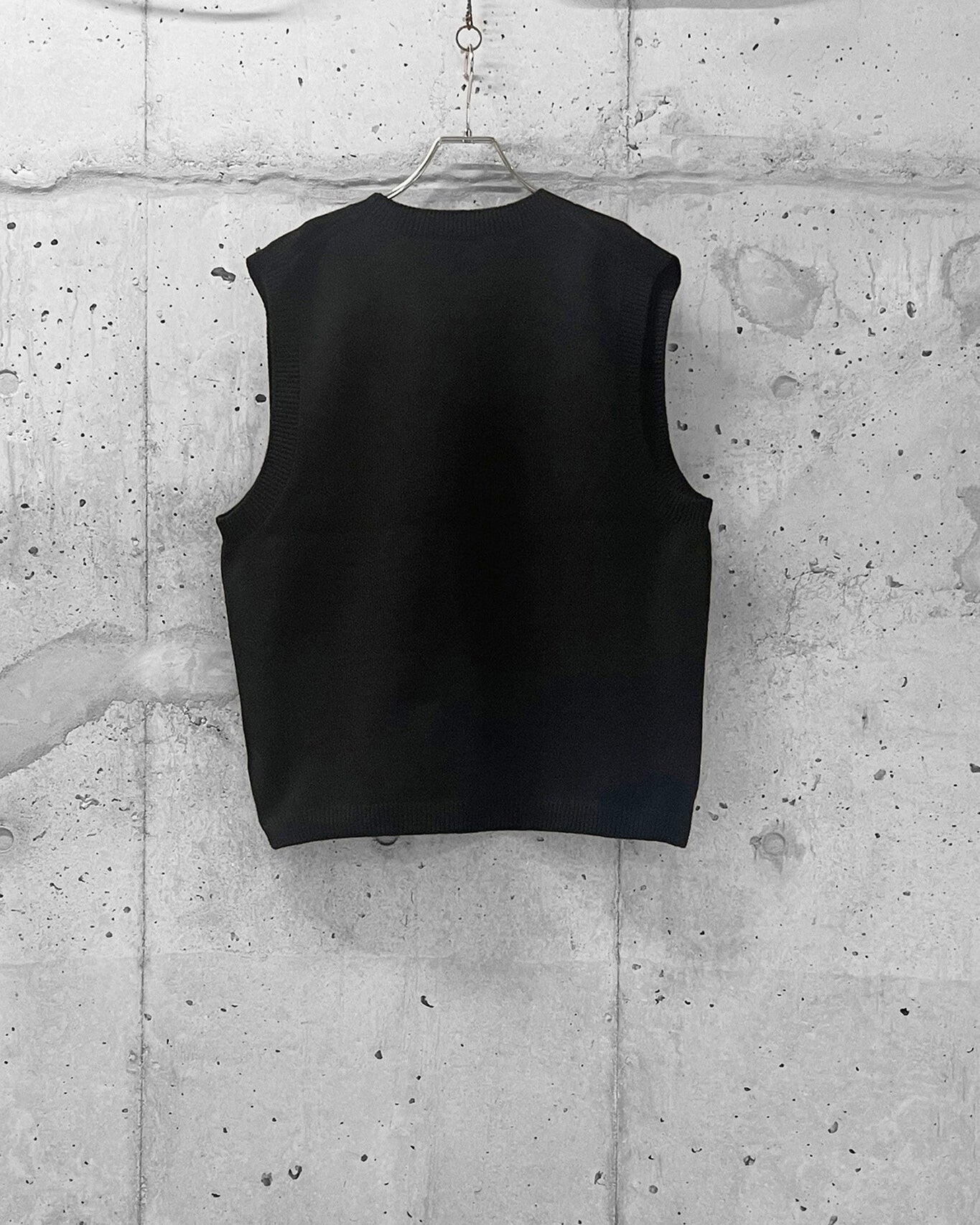 KNIT VEST