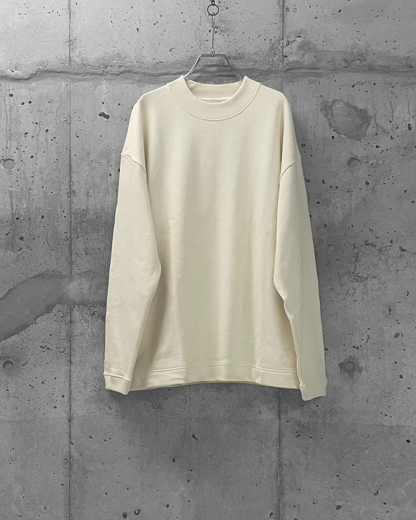 HIGH NECK LONG SLEEVE T/BLACK