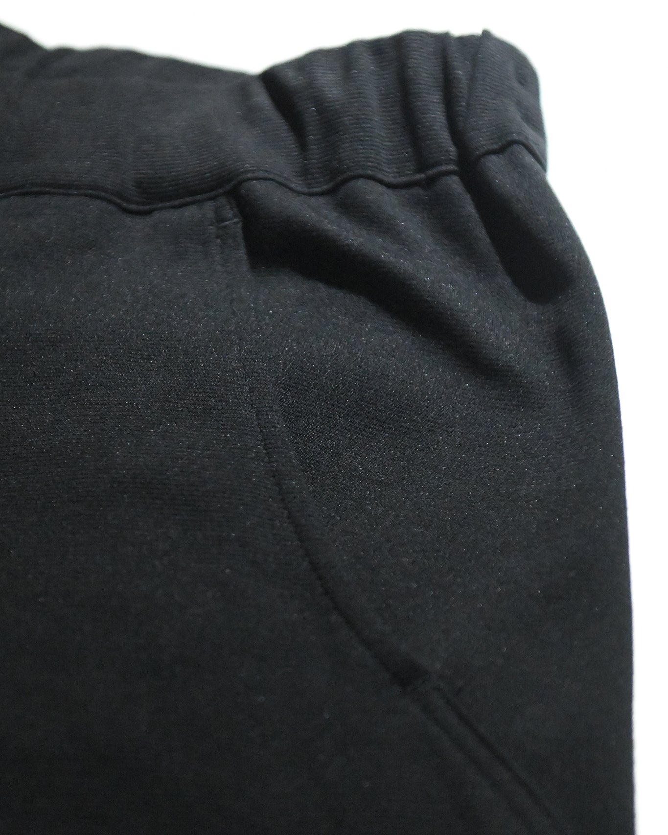 OUT OF PLACE TROUSERS / BLACK