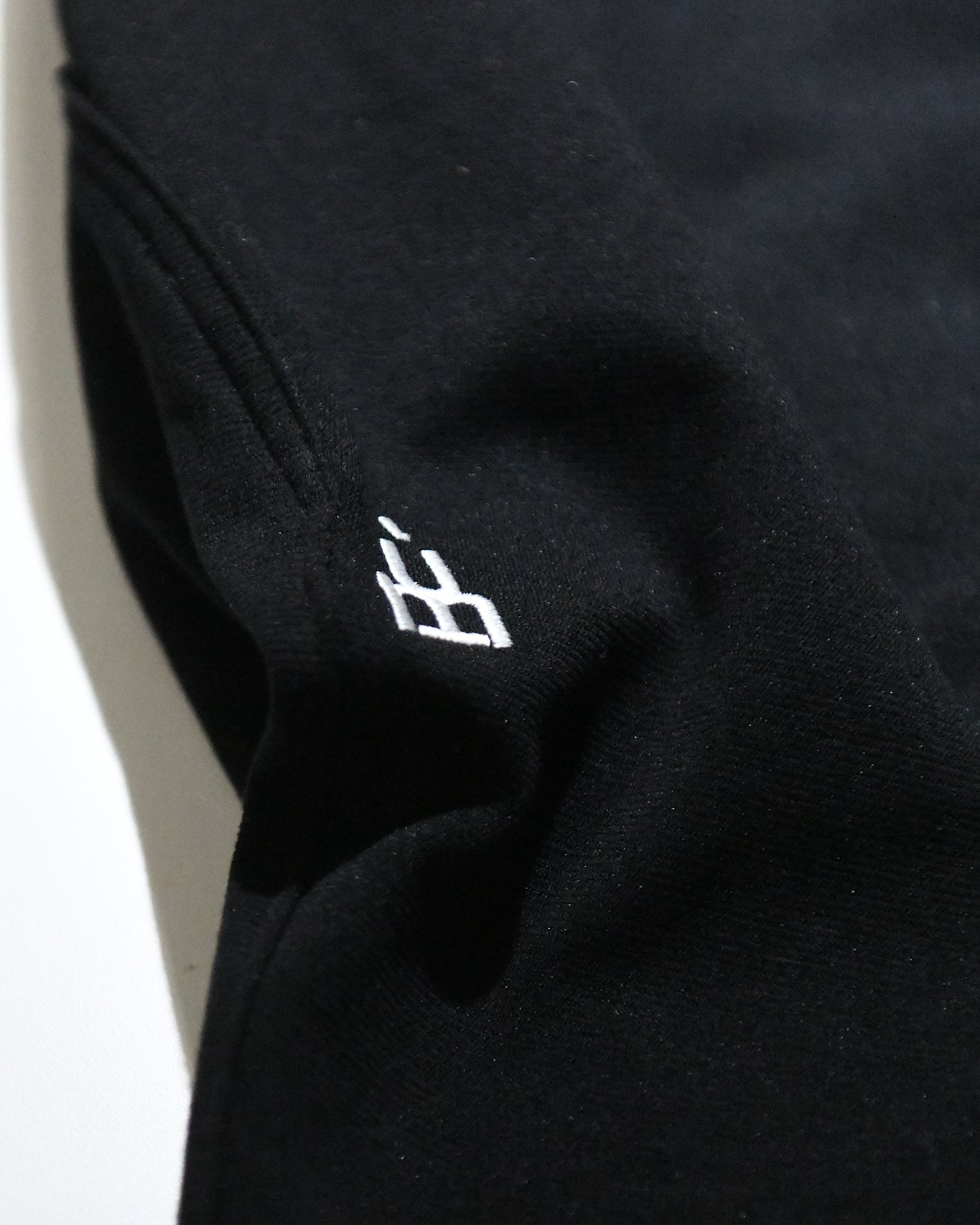 OUT OF PLACE TROUSERS / BLACK