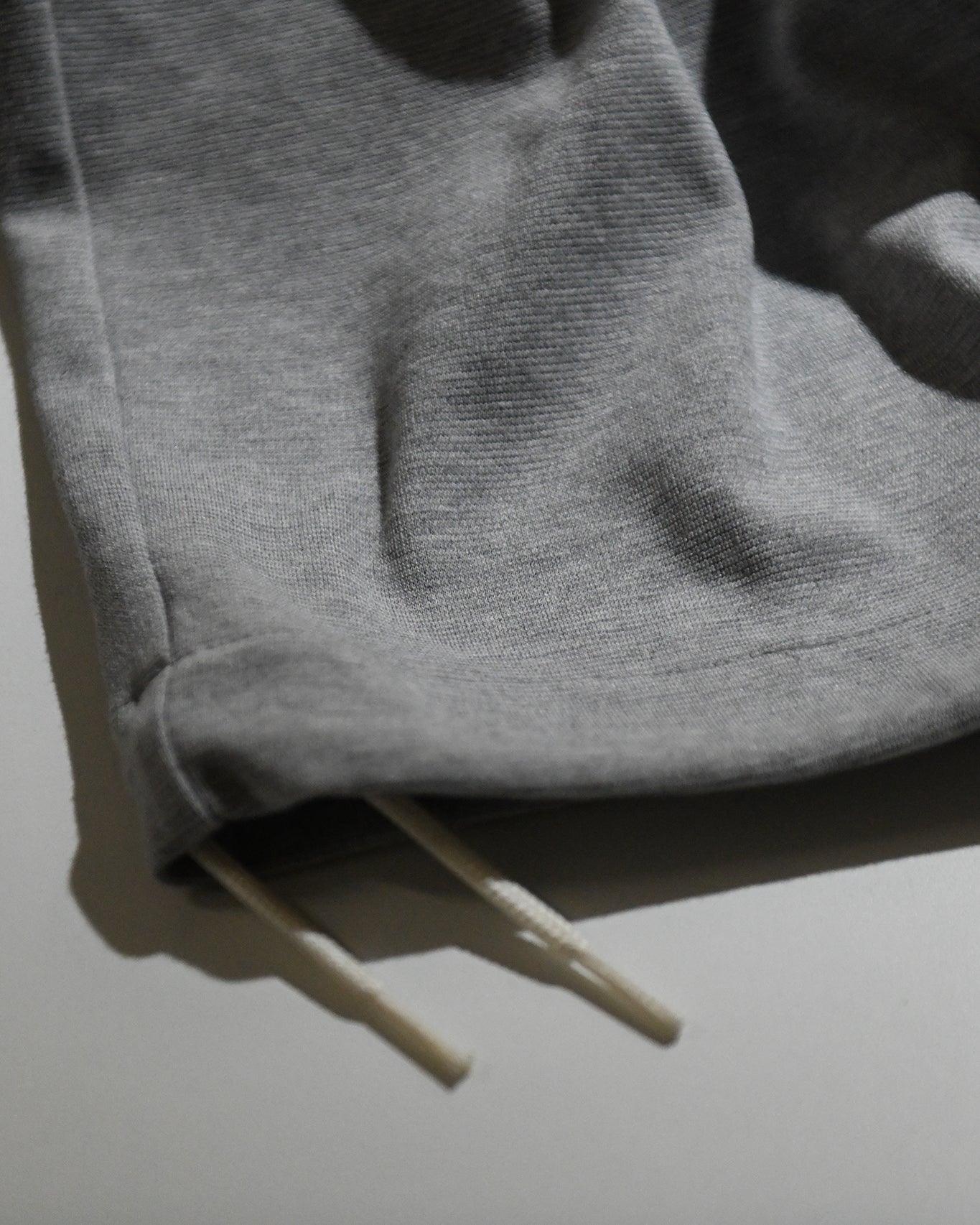 OUT OF PLACE TROUSERS / GREY MARL