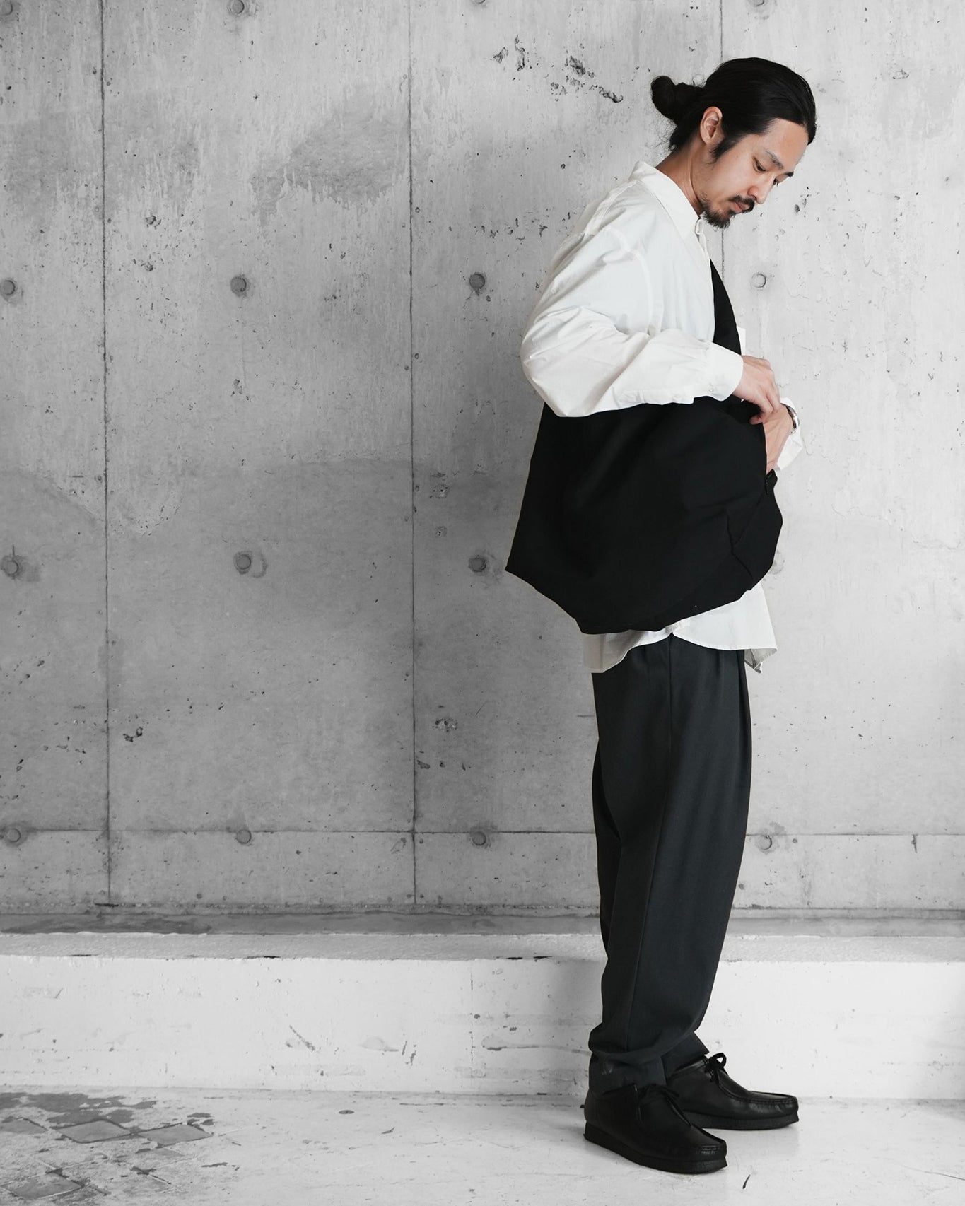 POSTMAN BAG / BLACK