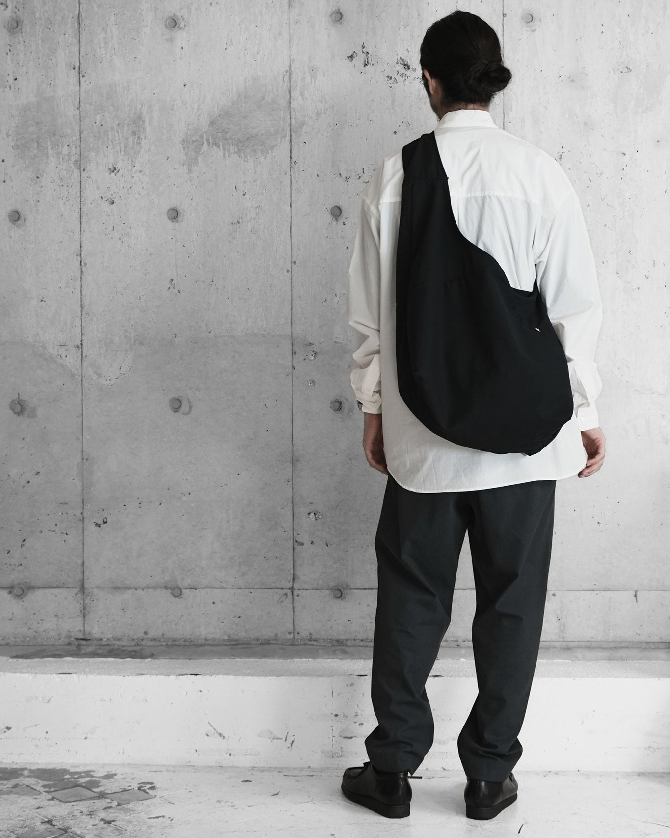 POSTMAN BAG / BLACK