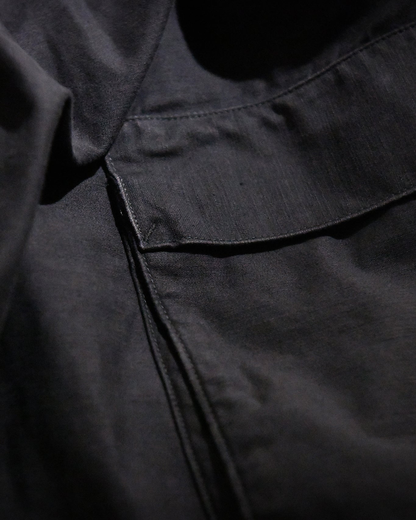 PLEATED CARGO TROUSERS / BLACKBERRY