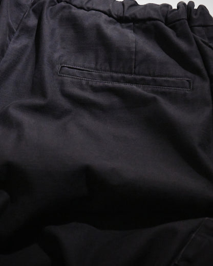 PLEATED CARGO TROUSERS / BLACKBERRY