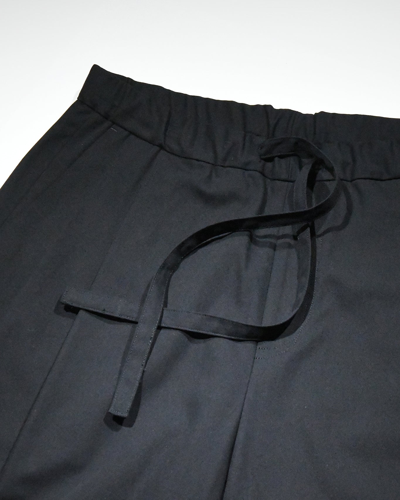 EASY TROUSERS（イージートラウザース） BLACK | mù_