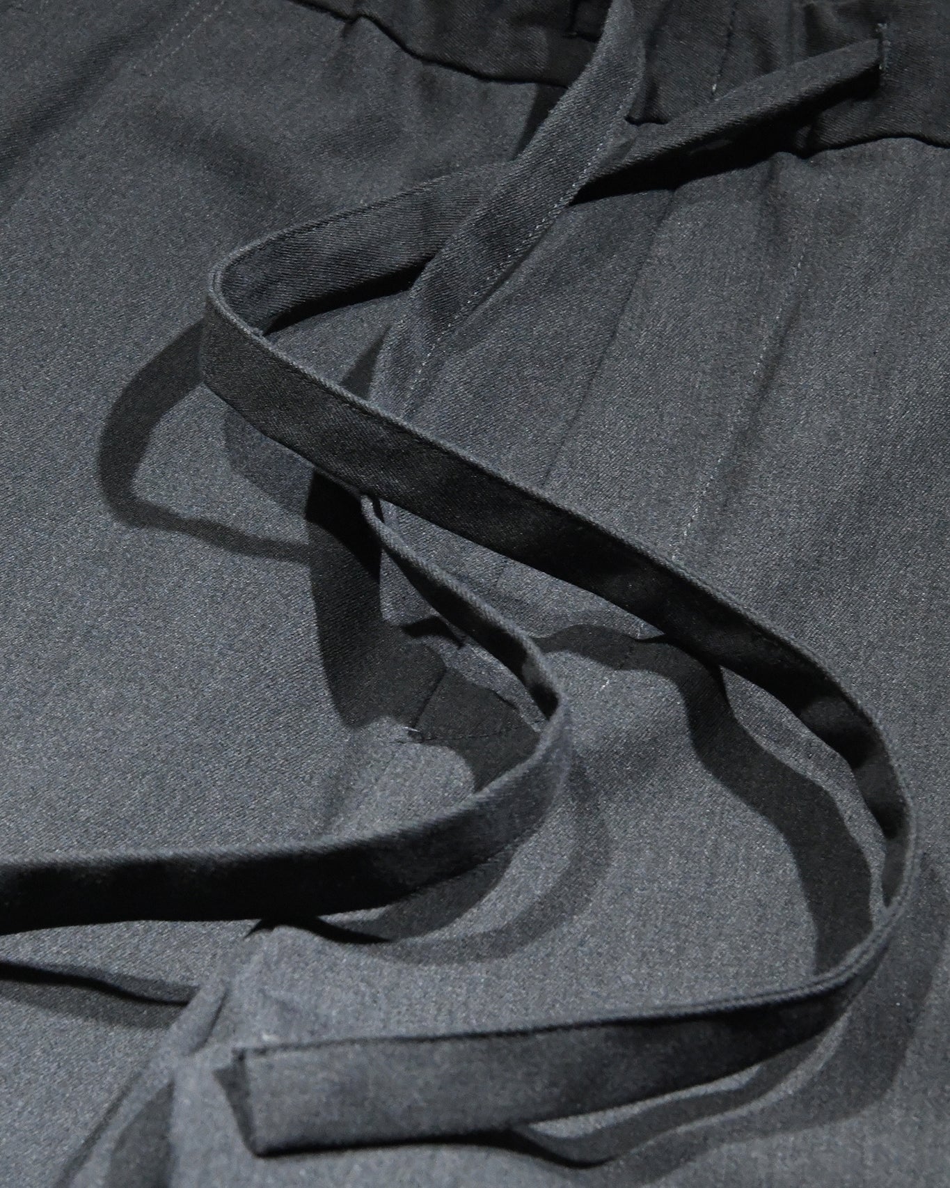 EASY TROUSERS（イージートラウザース） CHARCOAL | mù_