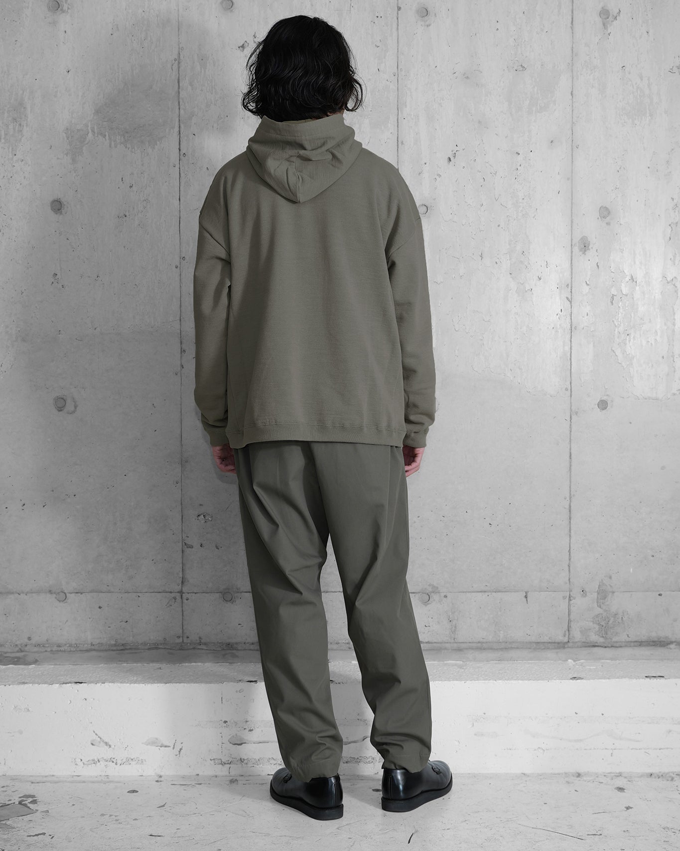 EASY TROUSERS | 大人が着られる上品なオーバーサイズ | mù_