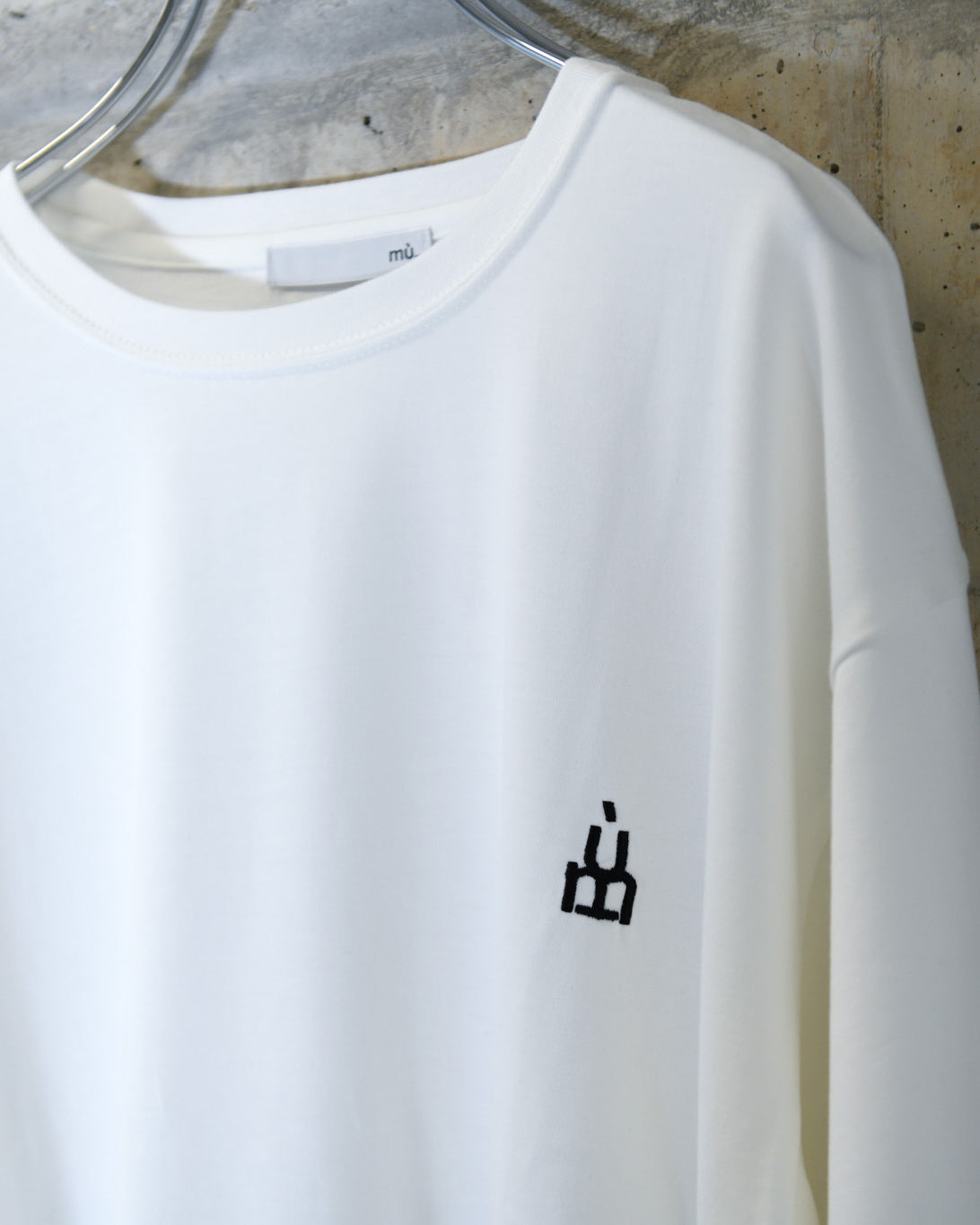 SHORT SLEEVE LOGO T / WHITE