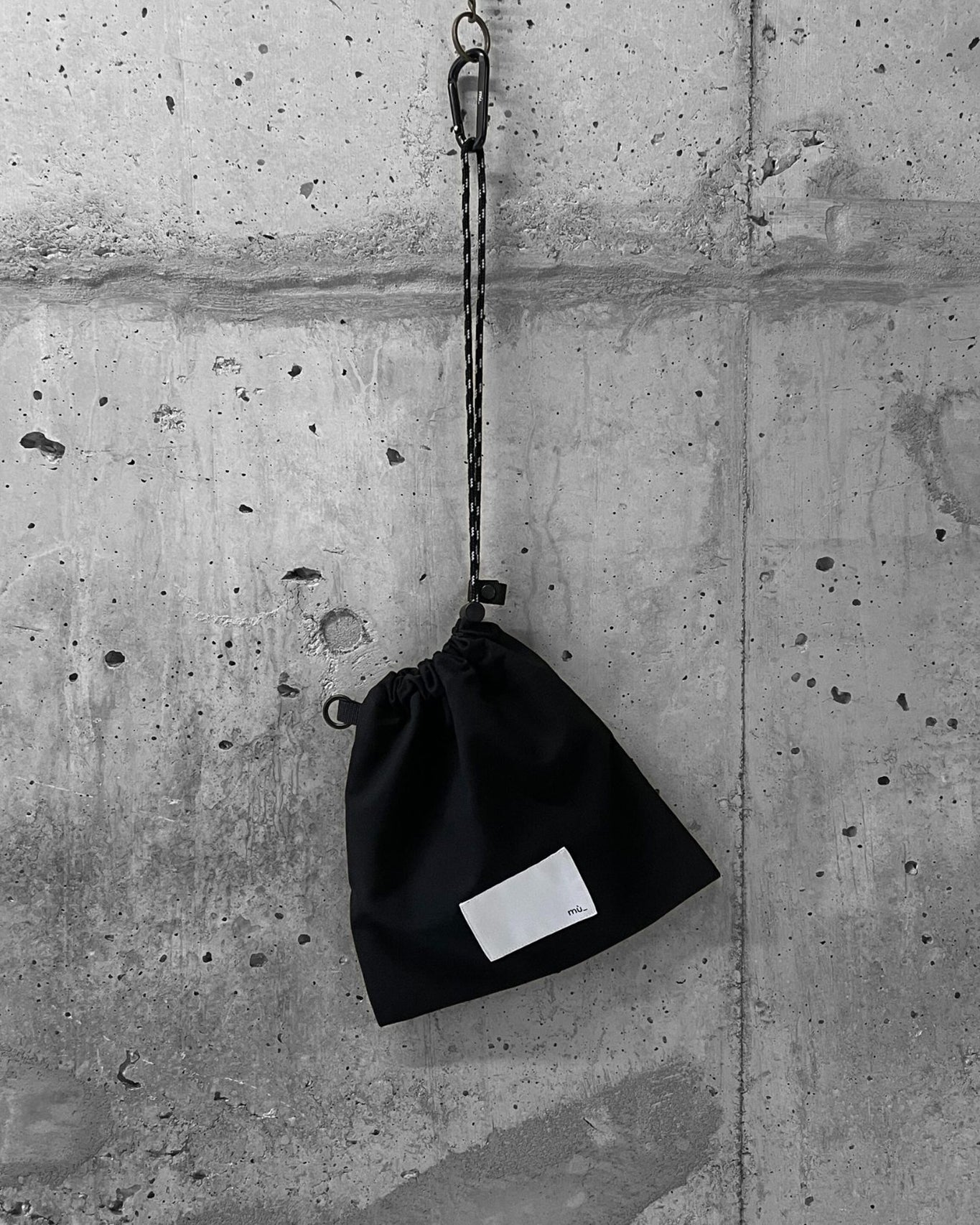 DRAWSTRING MINI BAG / BLACK