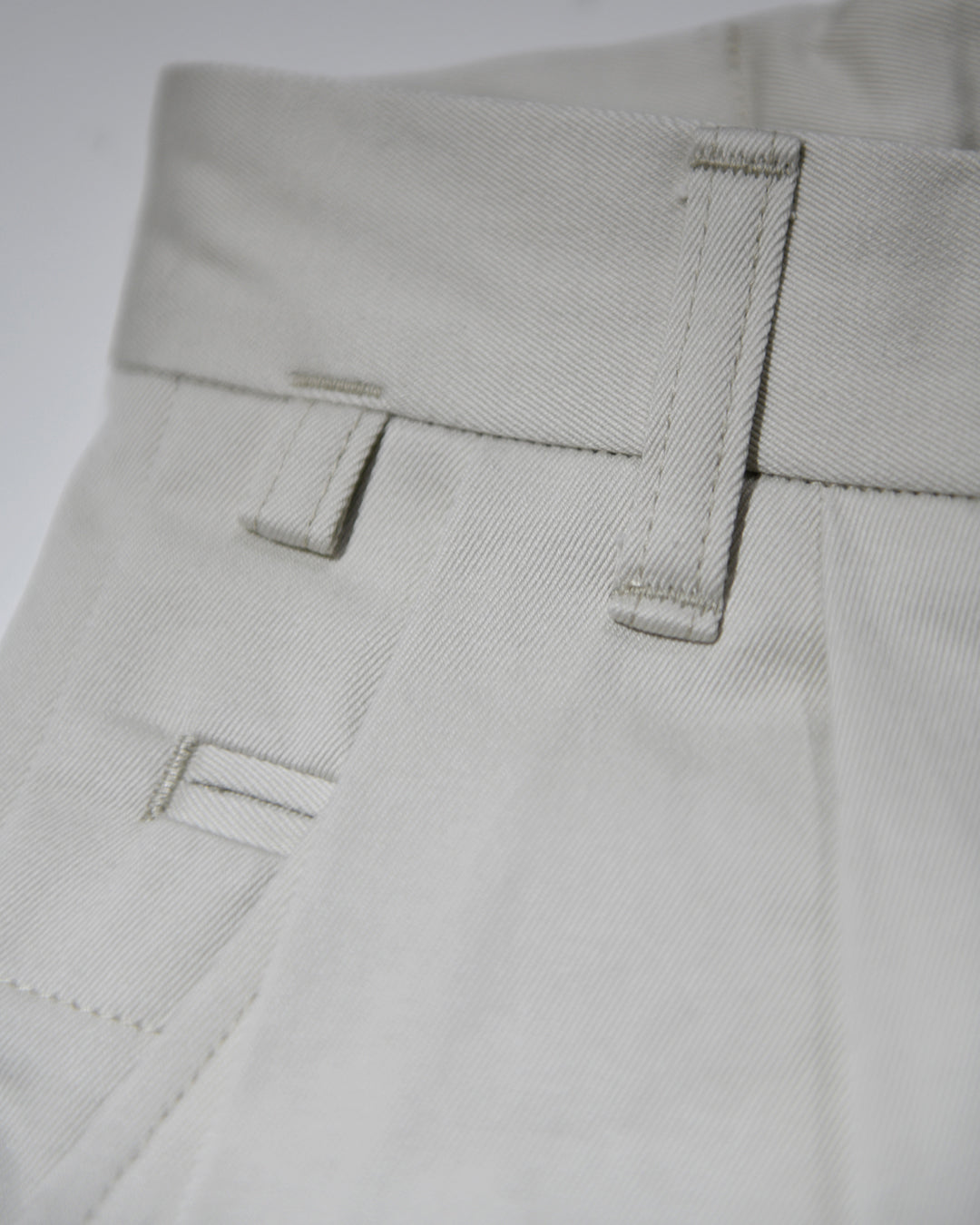 OUTSIDE PLEATED TROUSERS