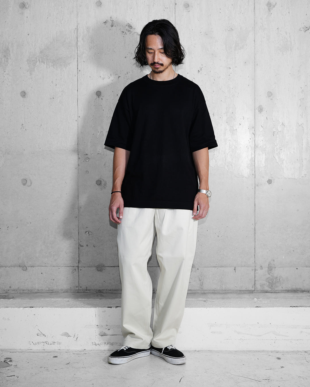 OUTSIDE PLEATED TROUSERS