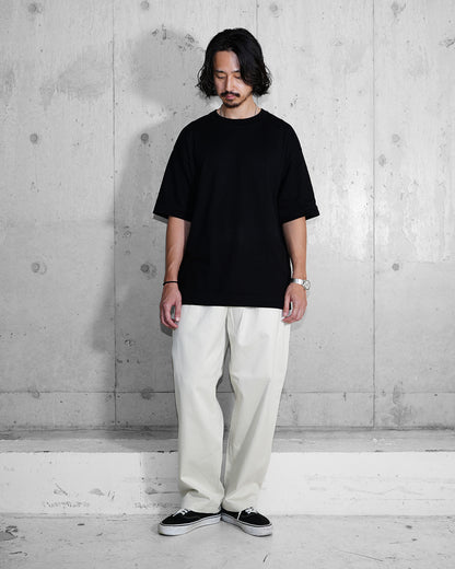 OUTSIDE PLEATED TROUSERS