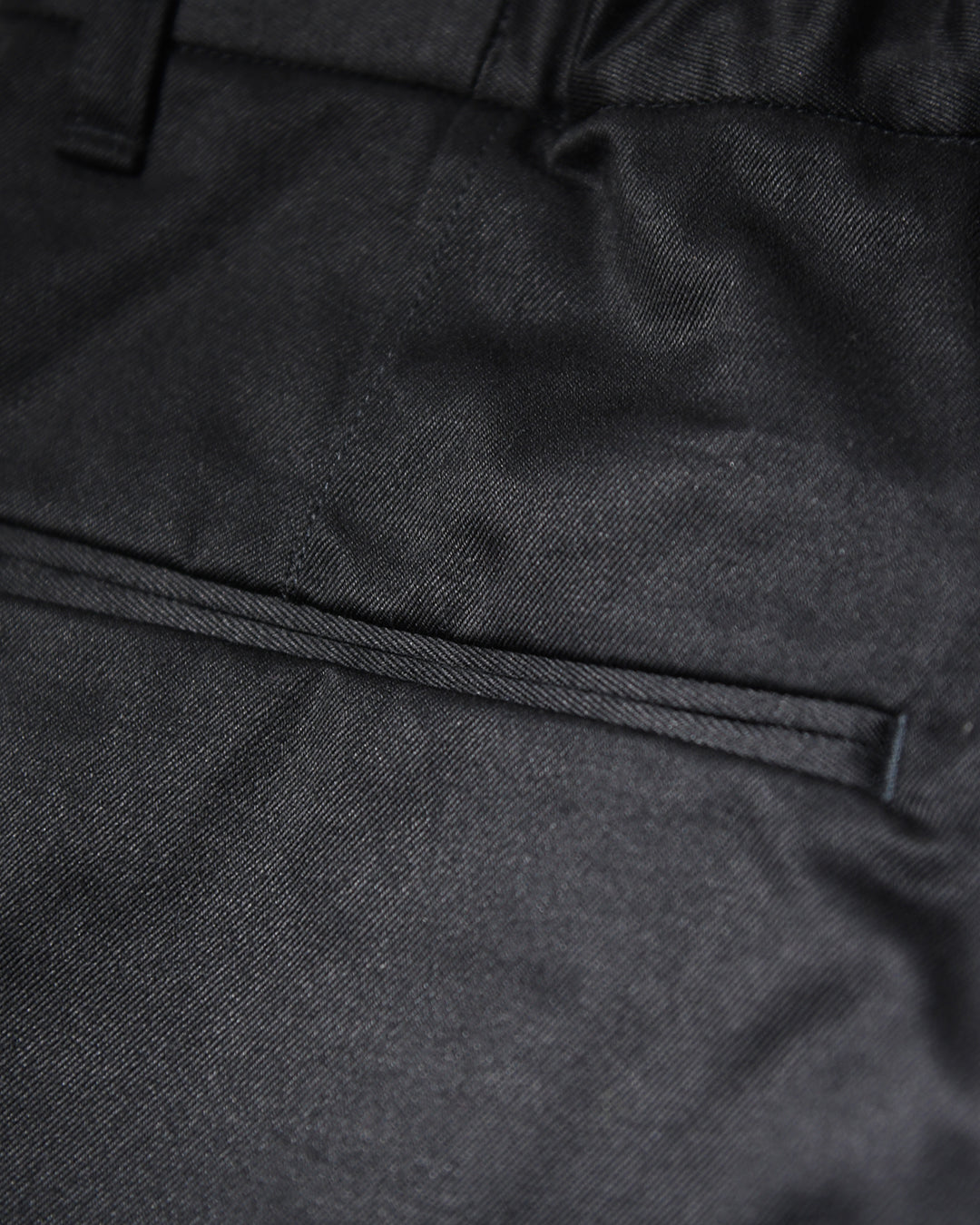 OUTSIDE PLEATED SHORTS