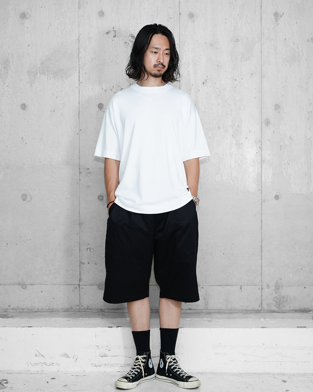 OUTSIDE PLEATED SHORTS