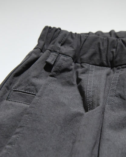 STAIR PLEATS SHORT TROUSERS / GREY