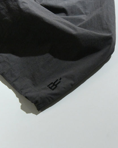 STAIR PLEATS SHORT TROUSERS / GREY