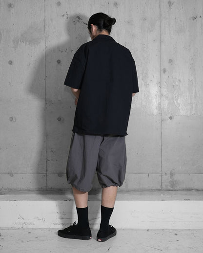 STAIR PLEATS SHORT TROUSERS / GREY