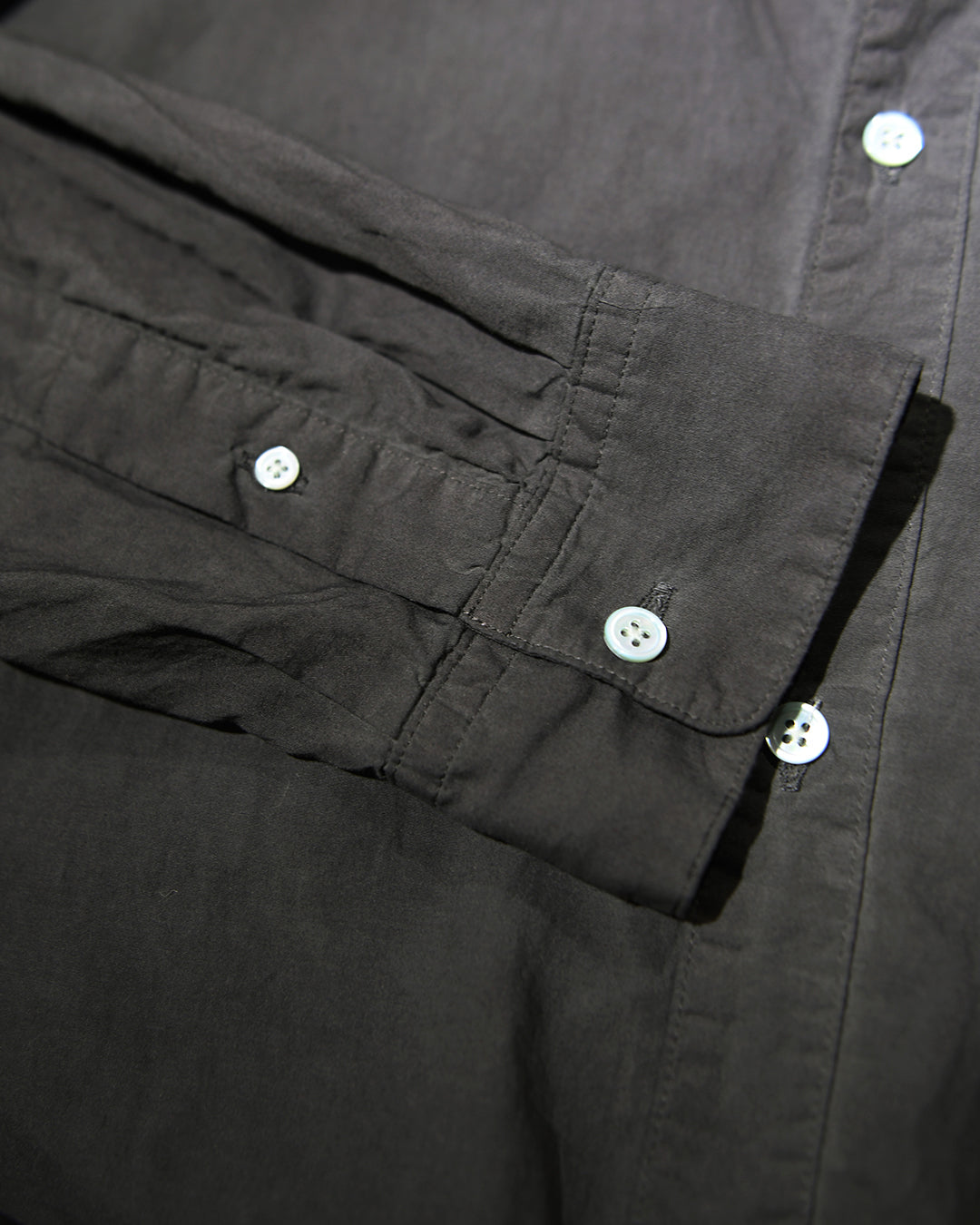 BOTCHED DYE WING COLLAR SHIRT